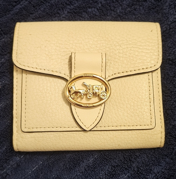 Coach Handbags - COACH GEORGIE SMALL PEBBLED LEATHER TRIFOLD WALLET IN CHALK WHITE